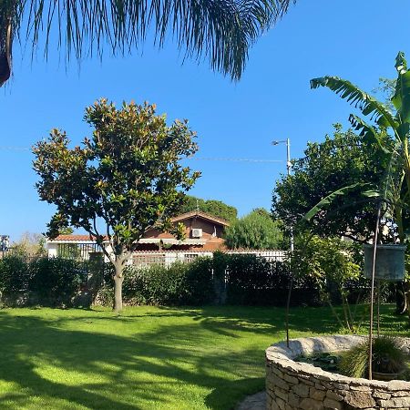 B&B Il Giardino Delle Meraviglie Melito Di Porto Salvo Bagian luar foto