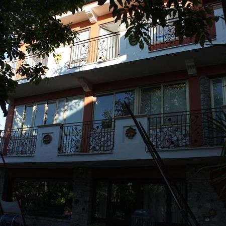 B&B Il Giardino Delle Meraviglie Melito Di Porto Salvo Bagian luar foto