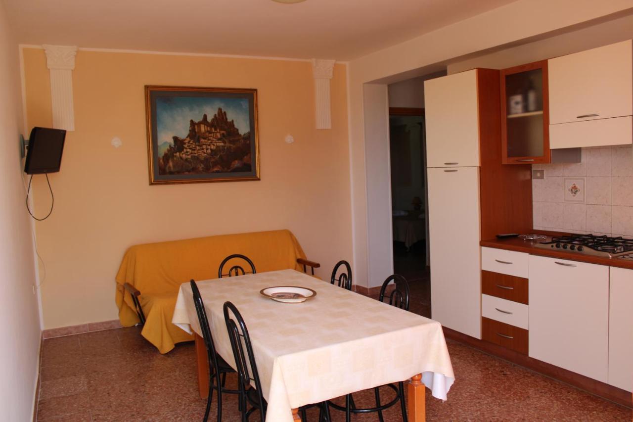 B&B Il Giardino Delle Meraviglie Melito Di Porto Salvo Bagian luar foto