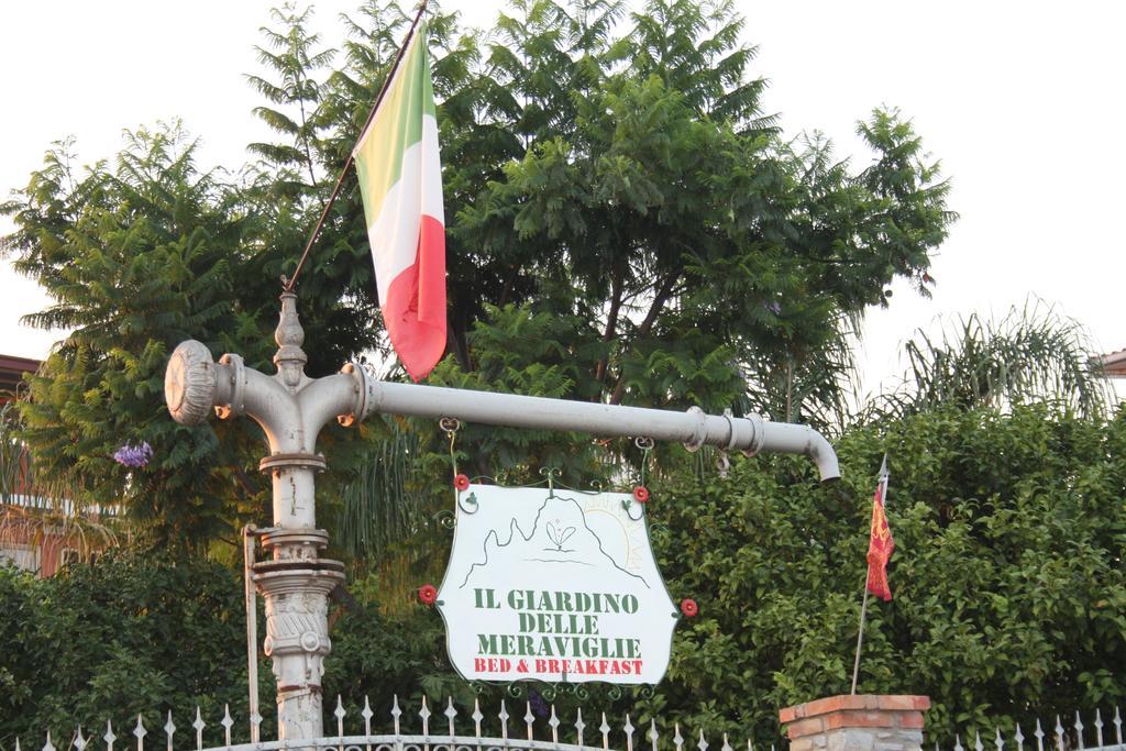 B&B Il Giardino Delle Meraviglie Melito Di Porto Salvo Bagian luar foto